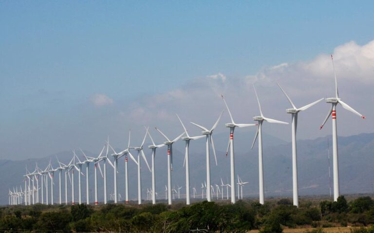 Sheinbaum apuesta por las energías limpias: México sumará 32 mil MW de capacidad eléctrica para 2030