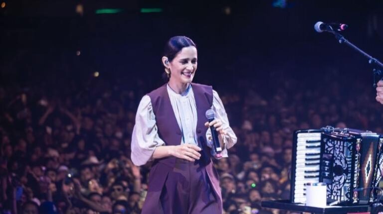 Polémica alrededor de Julieta Venegas por tema rumbo al Mundial 2026