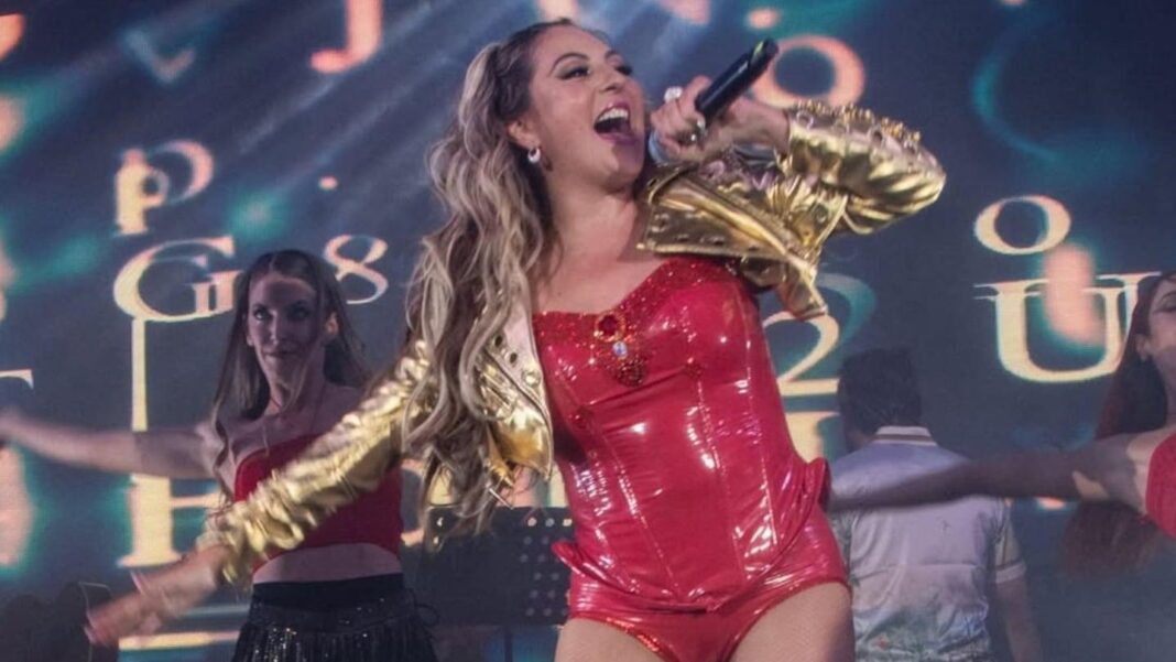 Canción mundialista de Mariana Ochoa desata debate legal por posible uso indebido de marcas de FIFA