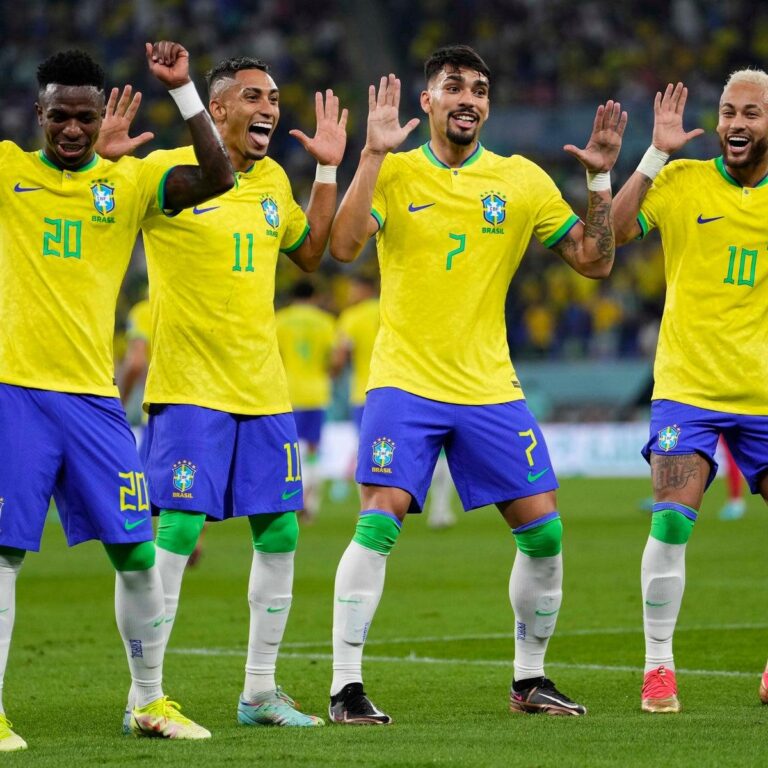 Brasil sobrevive al susto japonés y avanza con un gol de último minuto