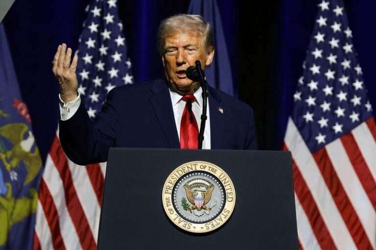 Trump amenaza con ampliar ataques contra Irán si no acepta negociar