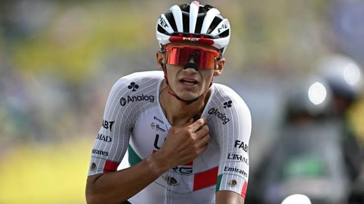 Isaac del Toro mantiene el maillot blanco y sigue firme en el podio del Tour de Francia