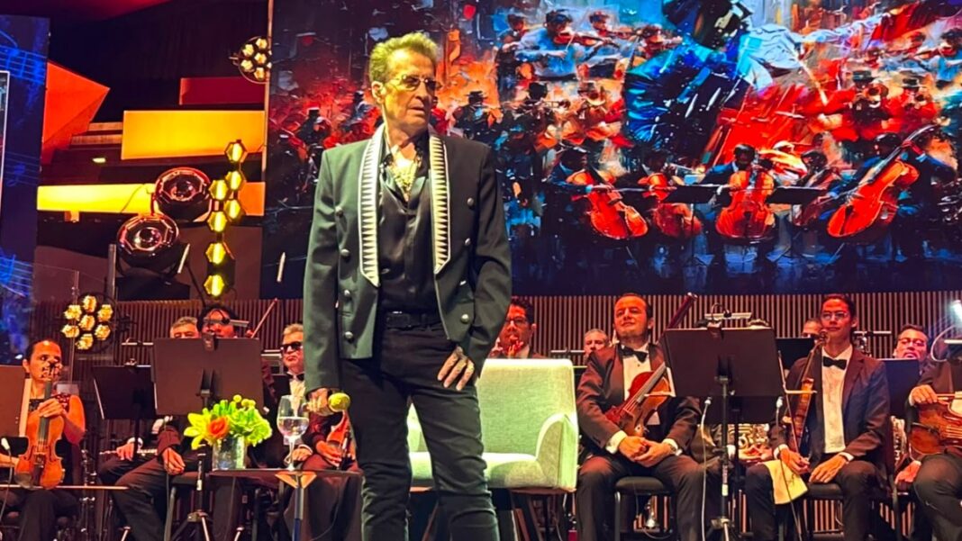 Emmanuel celebra medio siglo de música con un emotivo álbum sinfónico