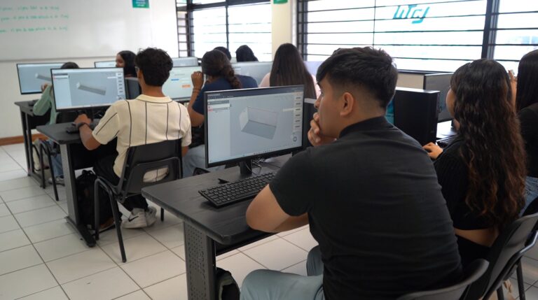 Inaugura UTCJ laboratorio de Logística Internacional con equipo de alta tecnología