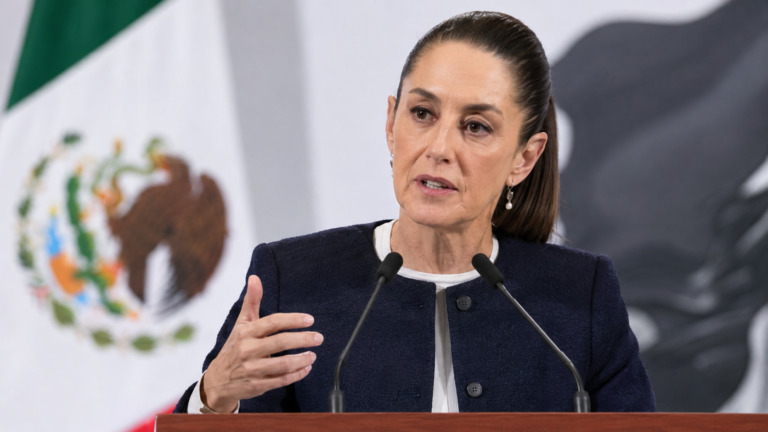 Sheinbaum pide auditoría al INE tras salida de Guadalupe Taddei